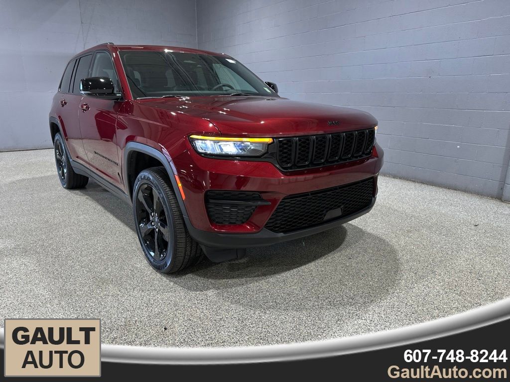 2025 Jeep Grand Cherokee Altitude