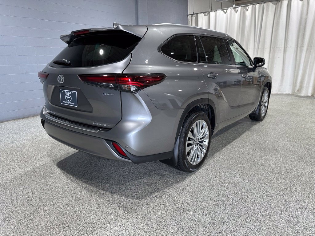Used 2026 Toyota Highlander Hybrid Platinum SUV