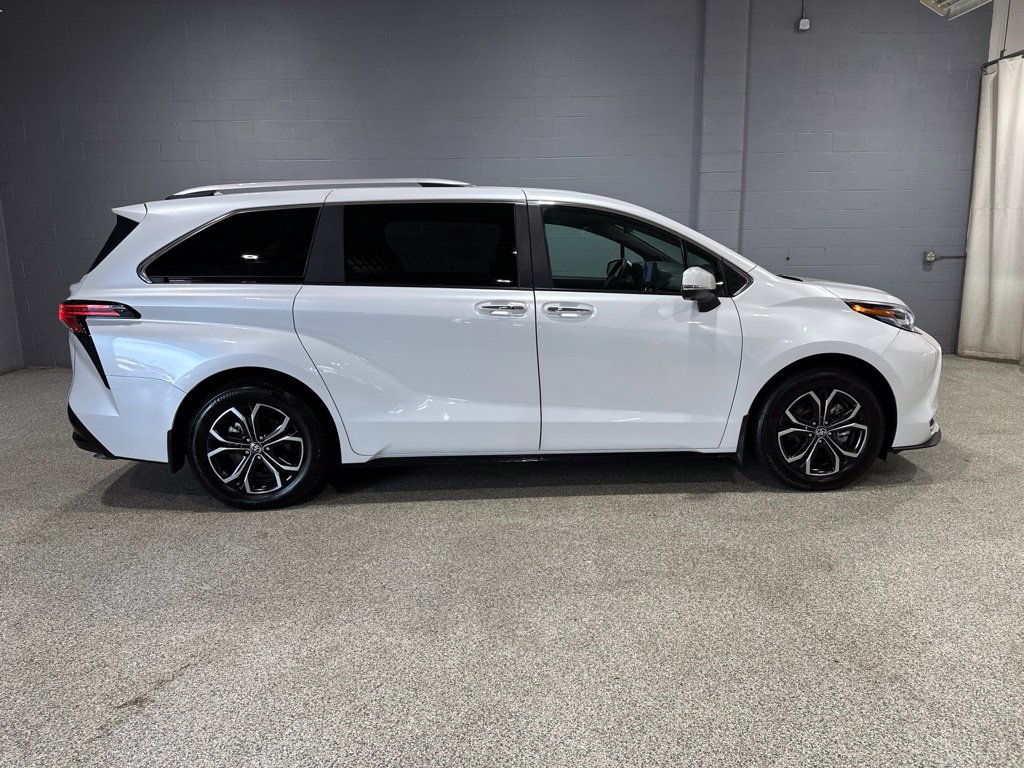 Used 2026 Toyota Sienna Platinum Minivan/Van