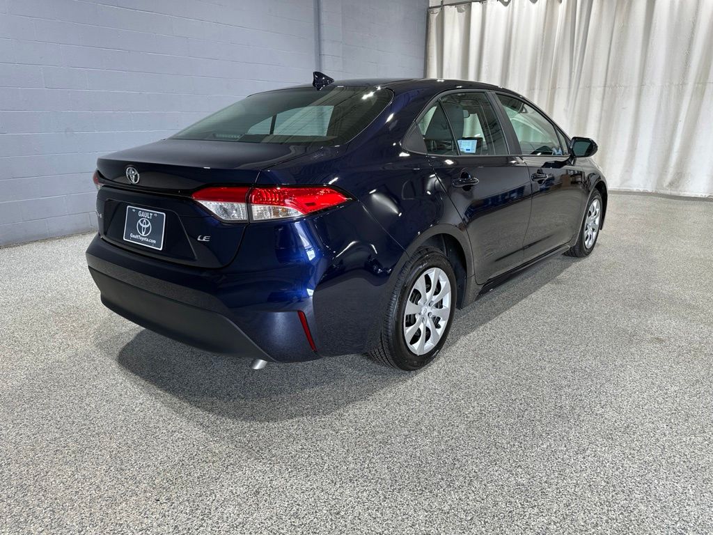 2026 Toyota Corolla LE - Photo 3