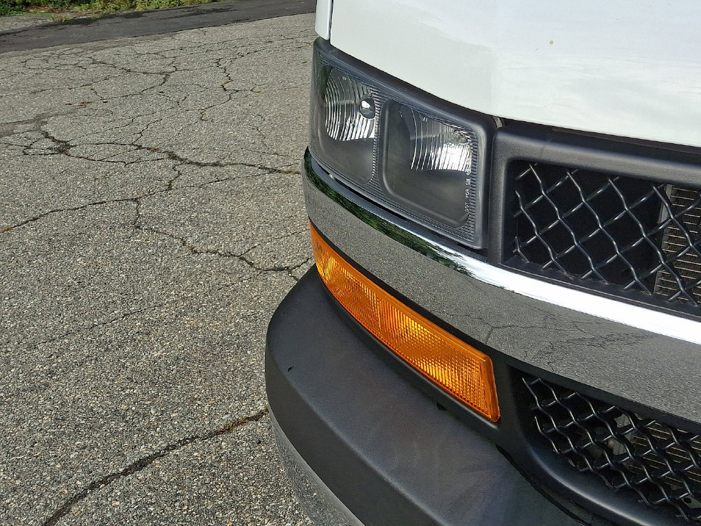 2025 Chevrolet Express Cargo Work Van - Photo 14