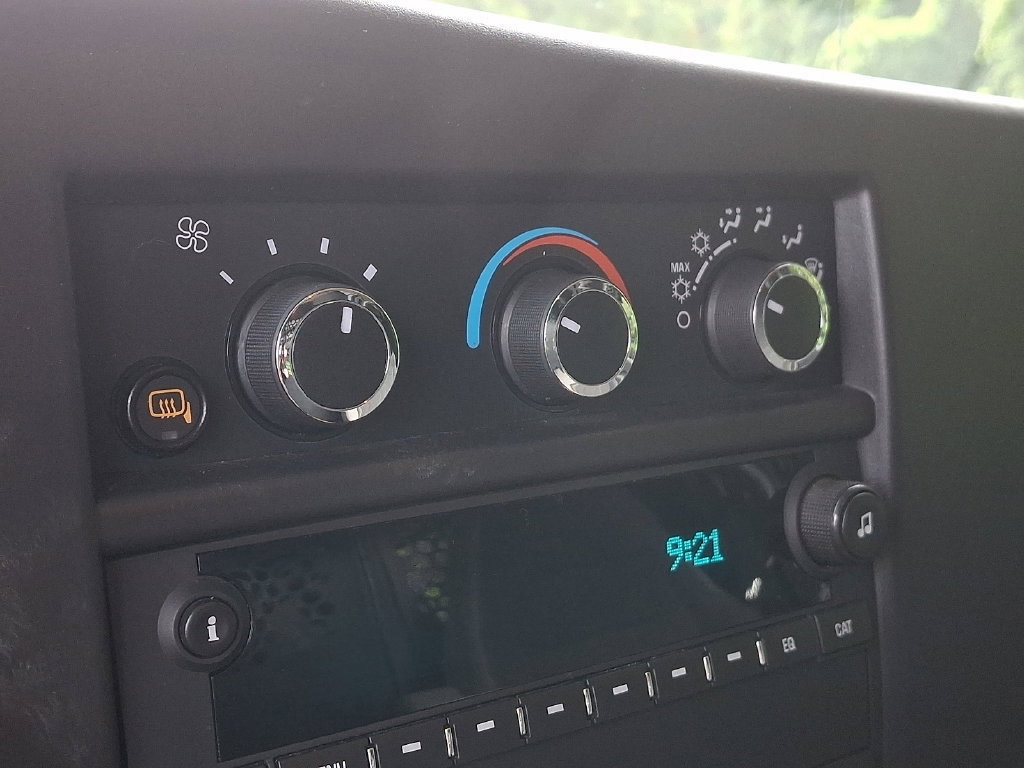 2025 Chevrolet Express Cargo Work Van - Photo 21