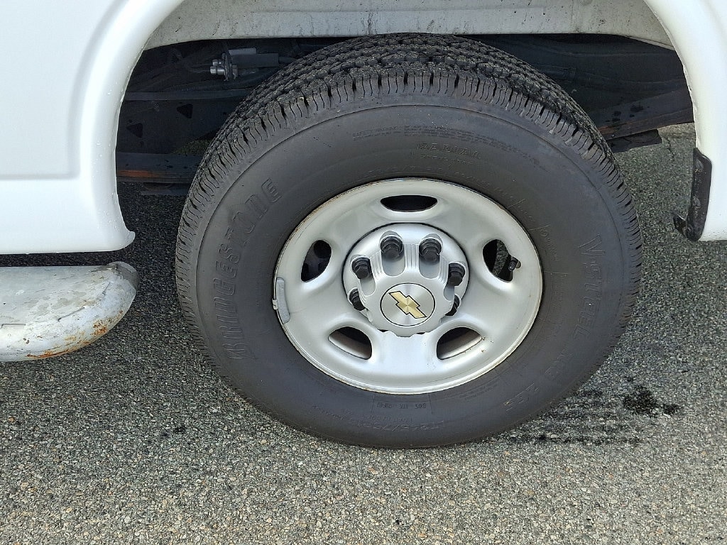 2025 Chevrolet Express Cargo Work Van - Photo 12