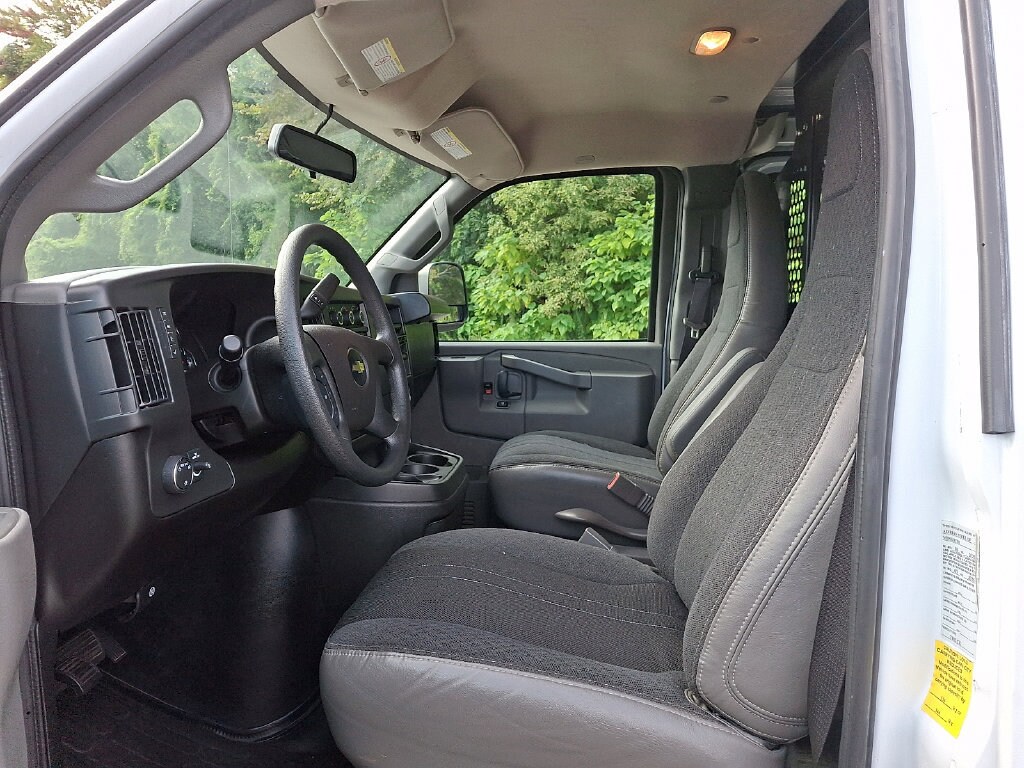 2025 Chevrolet Express Cargo Work Van - Photo 19