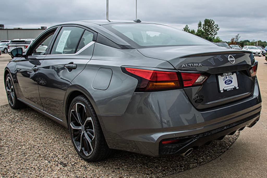 Used 2024 Nissan Altima 2.5 SR Sedan