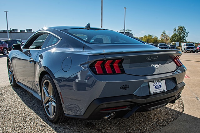 2026 Ford Mustang EcoBoost Premium Fastback - Photo 3