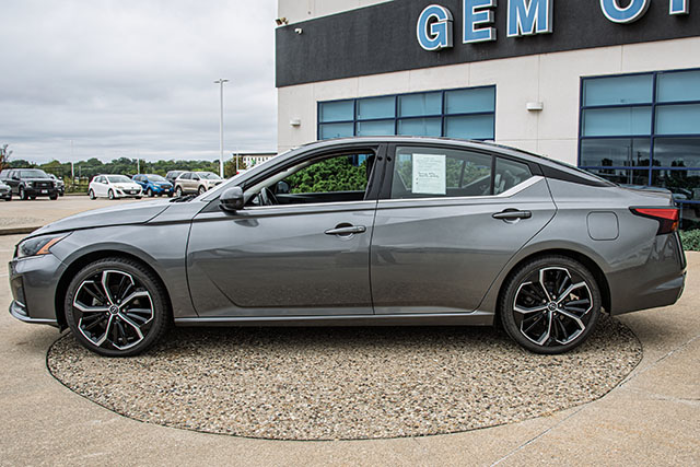 Used 2024 Nissan Altima 2.5 SR Sedan