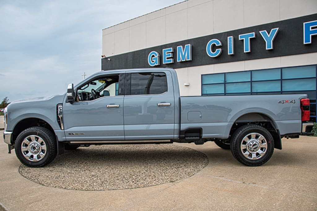 New 2026 Ford Super Duty F-350® Lariat® TRUCK