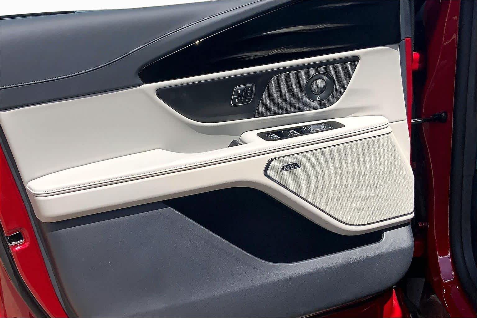 2026 Lincoln Nautilus Premiere - Photo 10