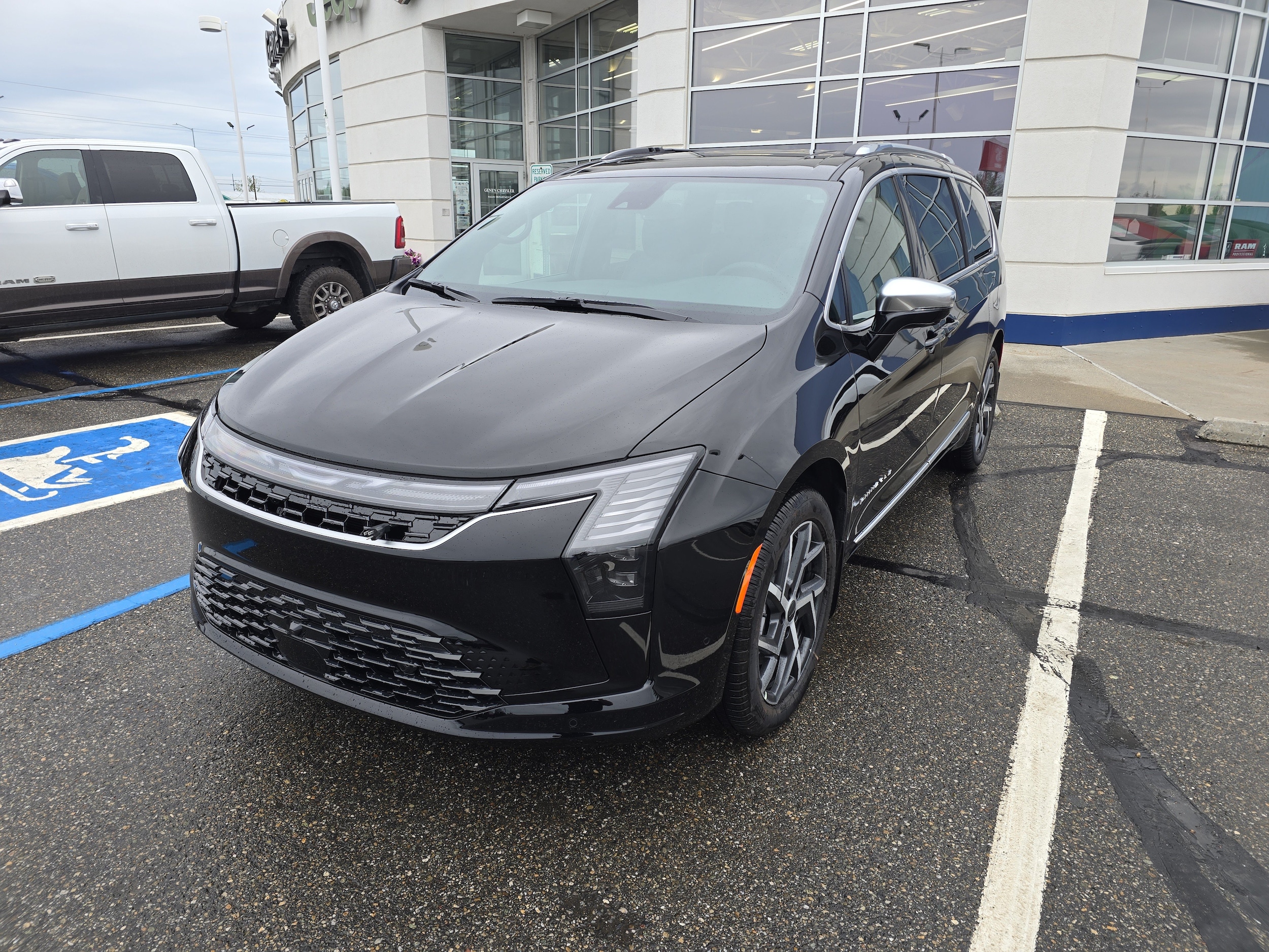 2027 Chrysler Pacifica Pinnacle