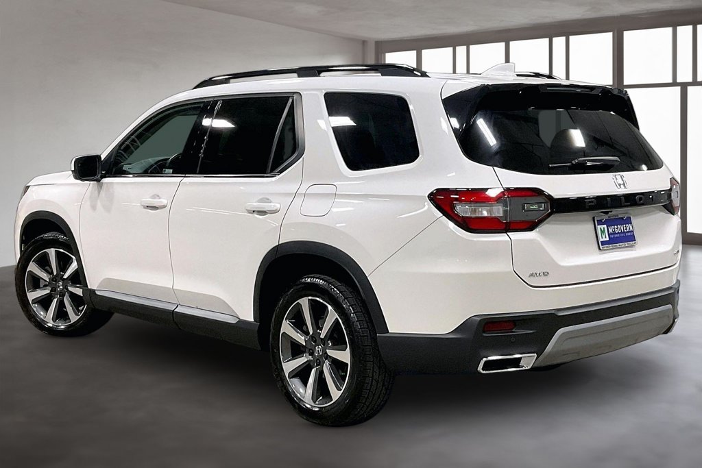 Used 2023 Honda Pilot Elite SUV