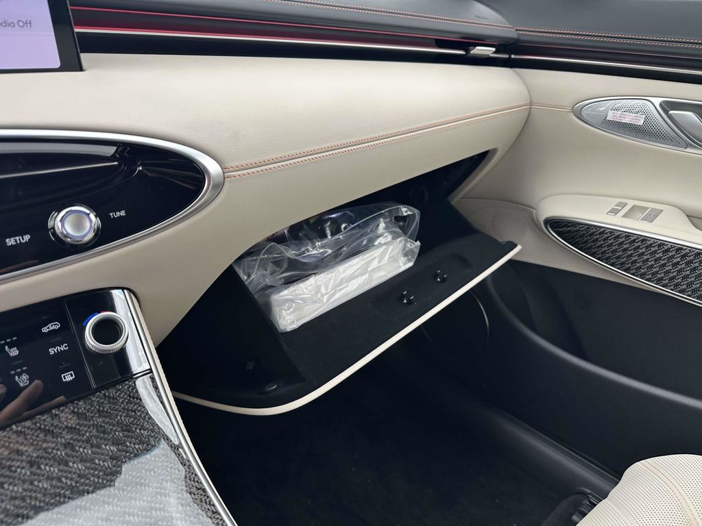 2026 GENESIS GV70 Sport Prestige - Photo 18