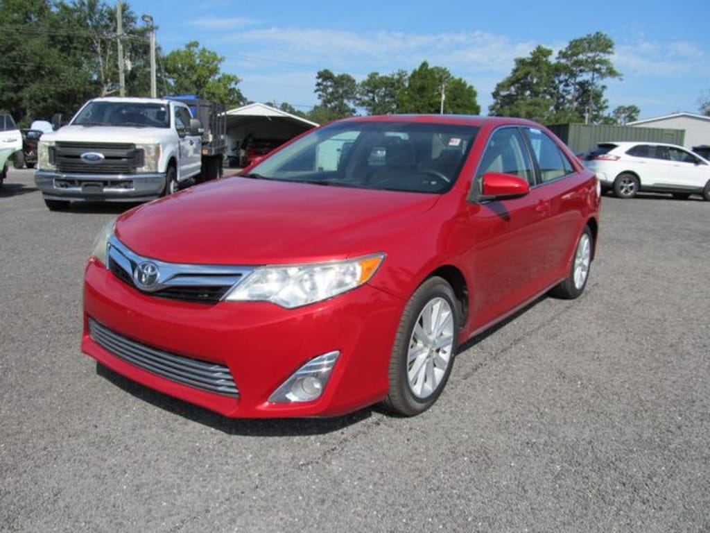 Used 2014 Toyota Camry XLE Sedan
