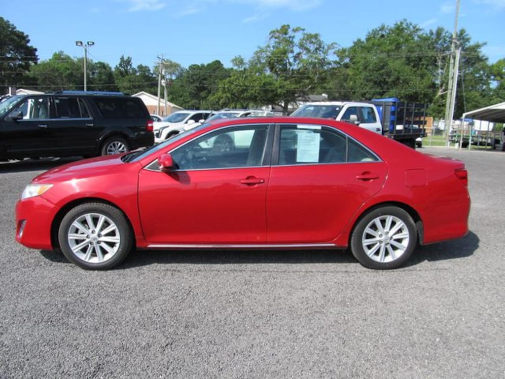 Used 2014 Toyota Camry XLE Sedan