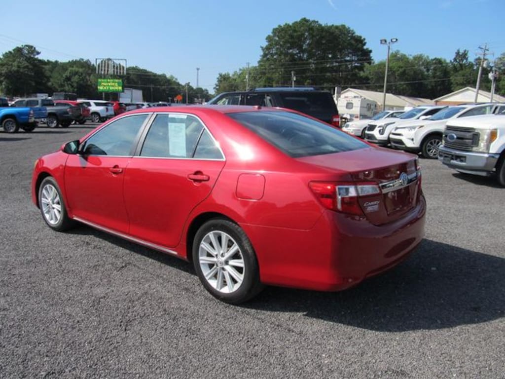 Used 2014 Toyota Camry XLE Sedan