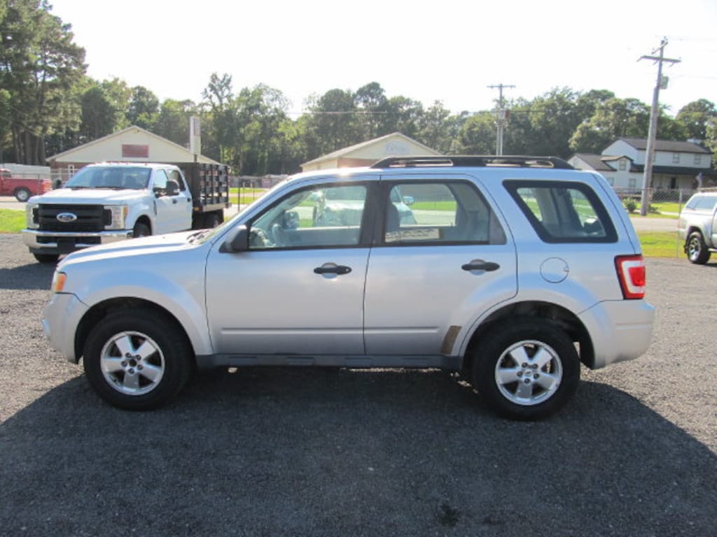 Used 2009 Ford Escape XLS 2.5L SUV