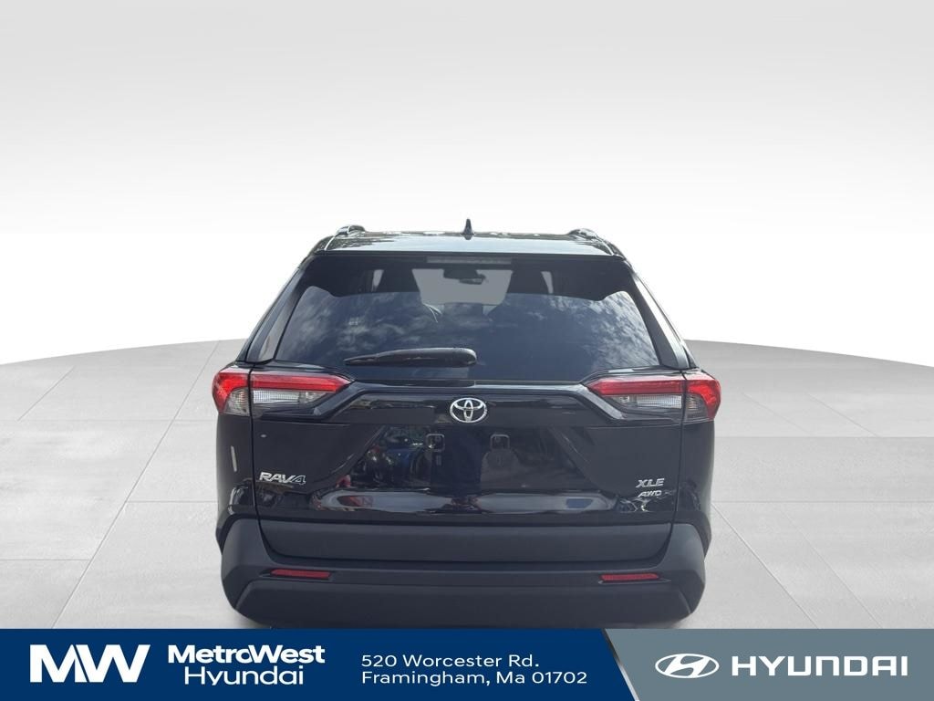 Used 2021 Toyota RAV4 XLE SUV