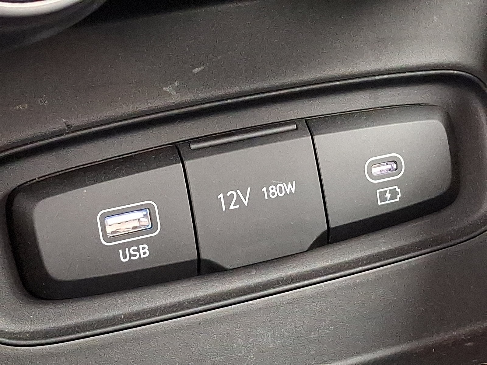 2024 Hyundai Venue SEL - Photo 25