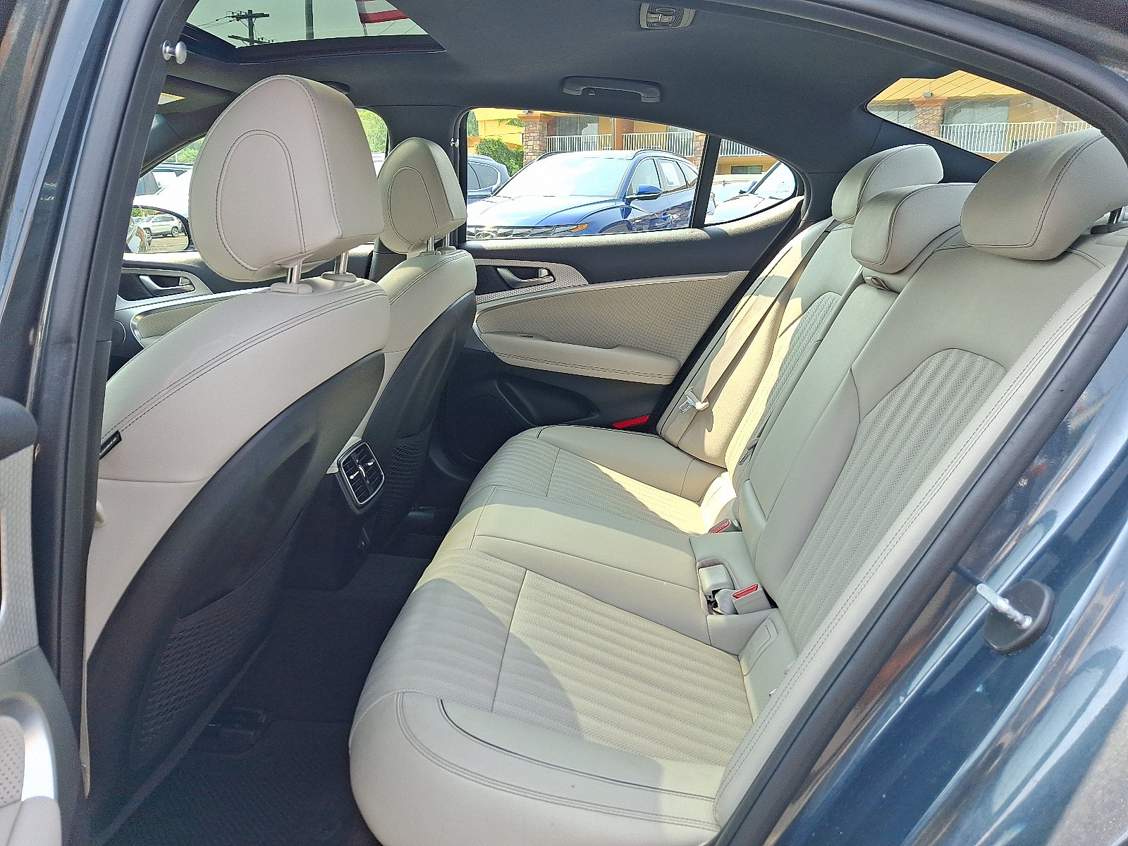 2023 GENESIS G70 Standard - Photo 11