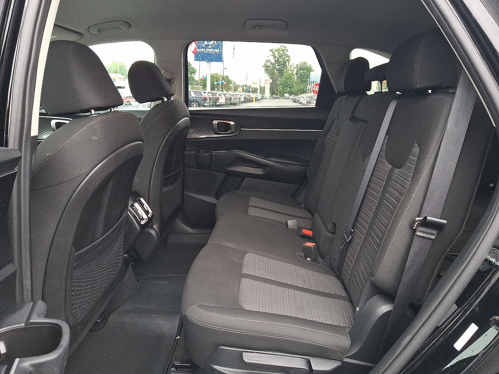 2023 Kia Sorento LX - Photo 10