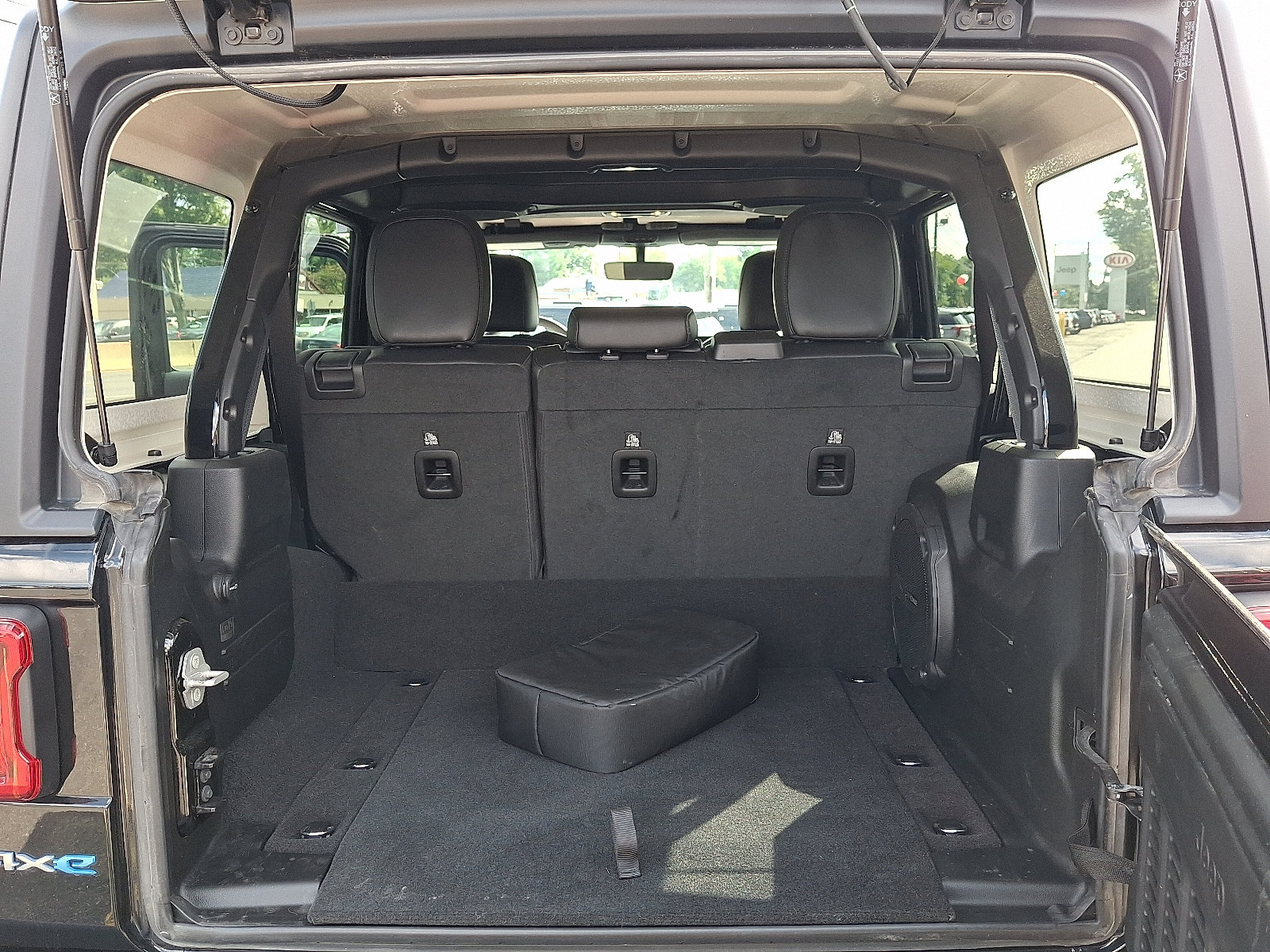 2023 Jeep Wrangler 4xe Sahara 4XE - Photo 28