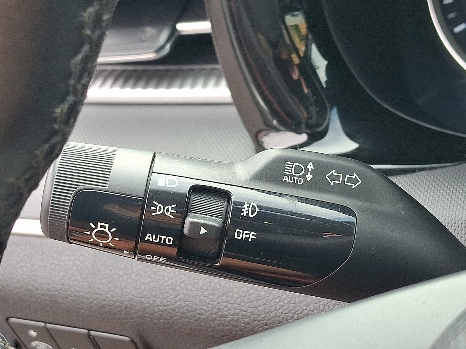 2023 Kia K5 GT-Line - Photo 23