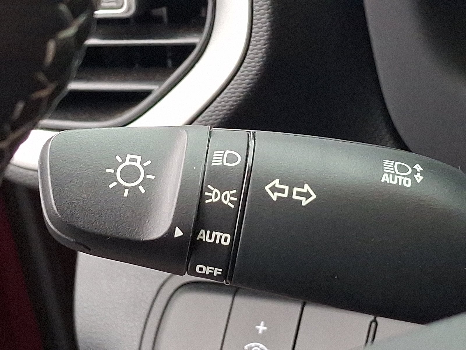 2024 Hyundai Venue SEL - Photo 27