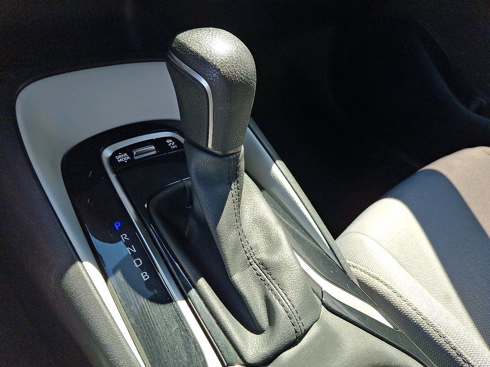 2023 Toyota Corolla SE - Photo 15