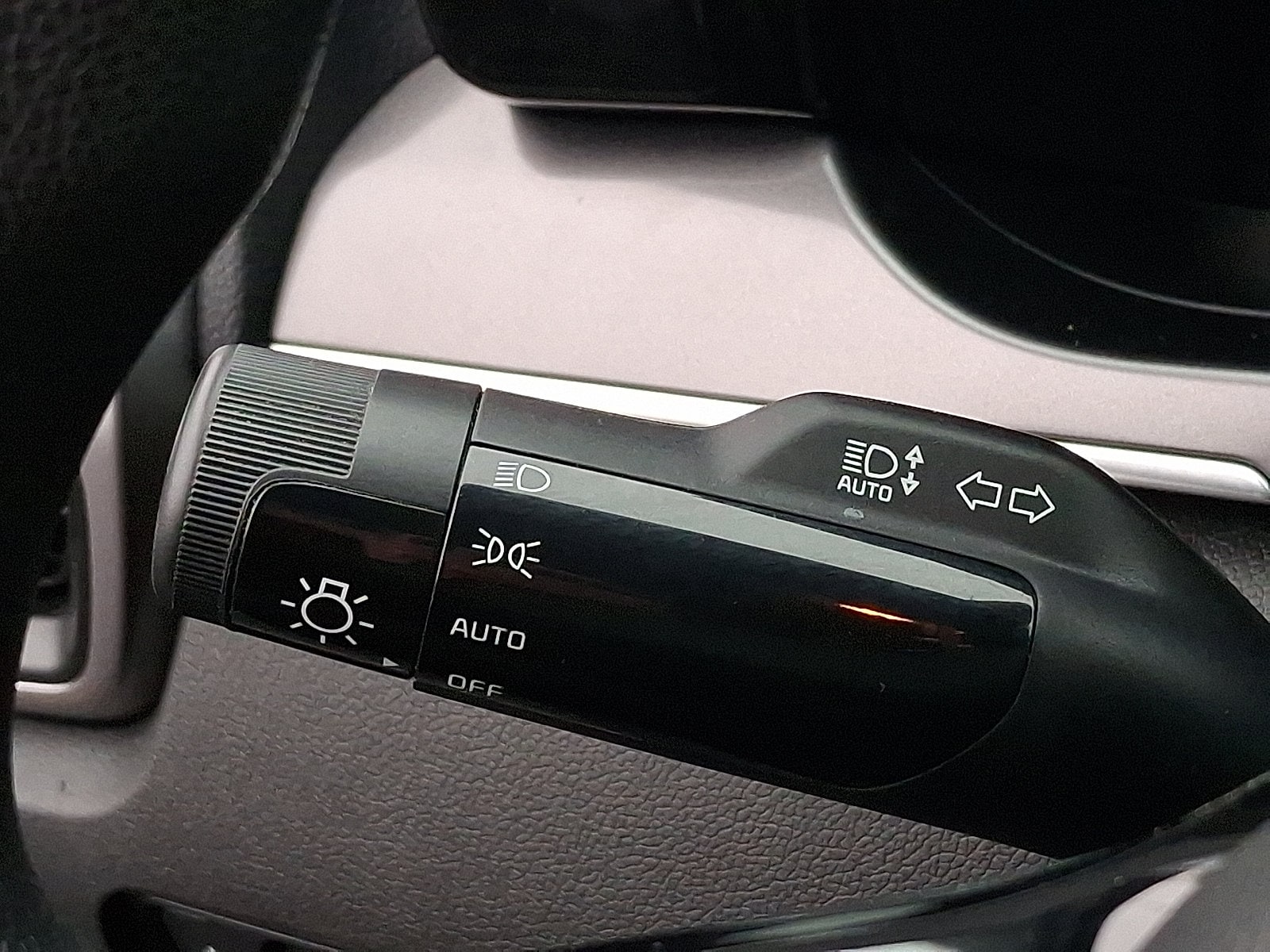 2023 Kia Sorento LX - Photo 25