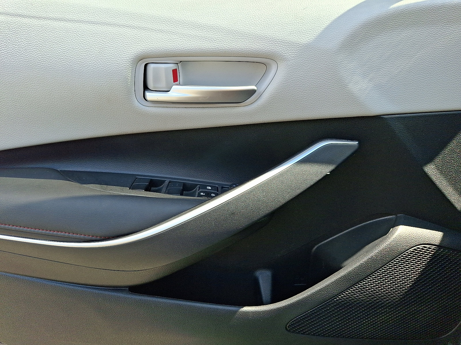 2023 Toyota Corolla SE - Photo 13