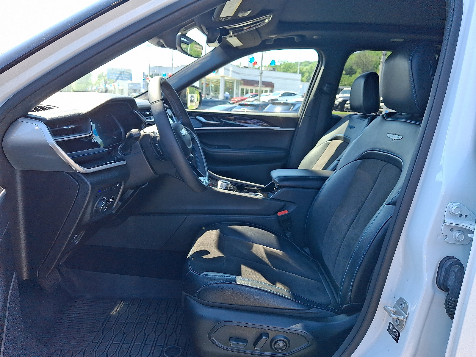 2023 Jeep Grand Cherokee Trailhawk 4xe - Photo 14