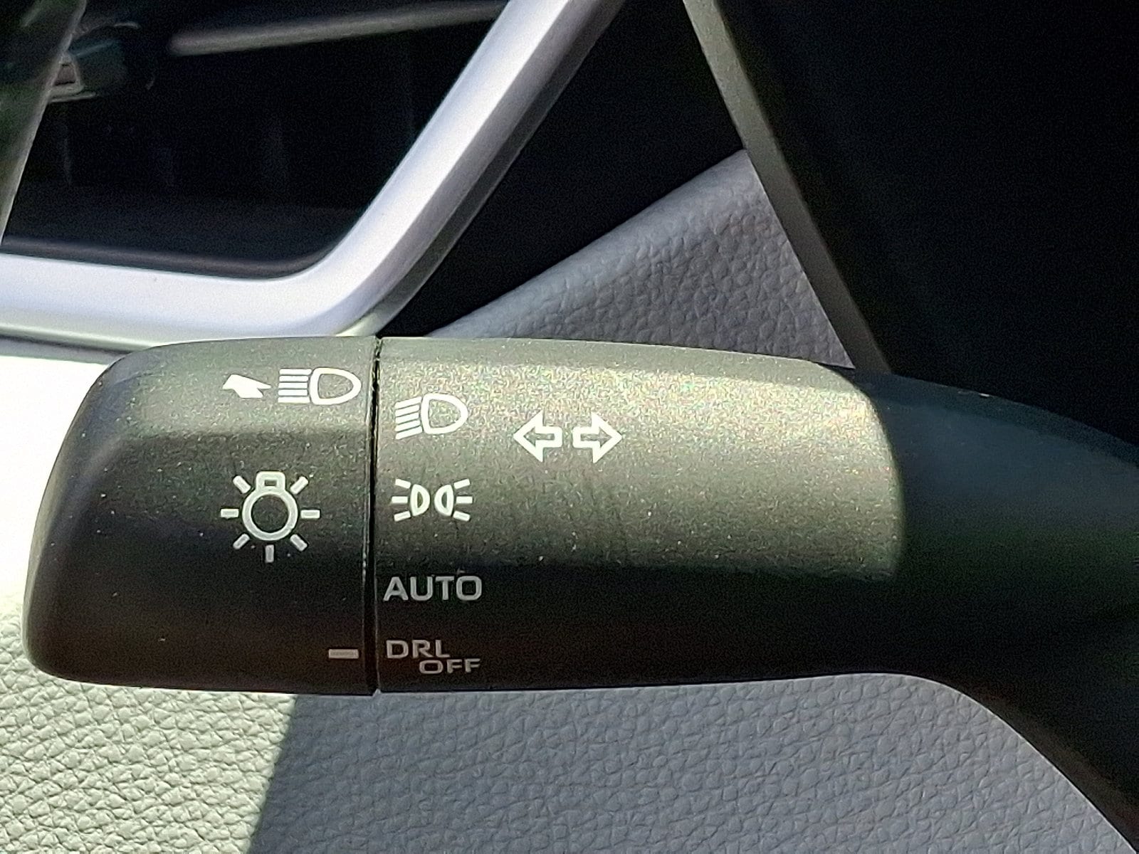 2023 Toyota Corolla SE - Photo 25
