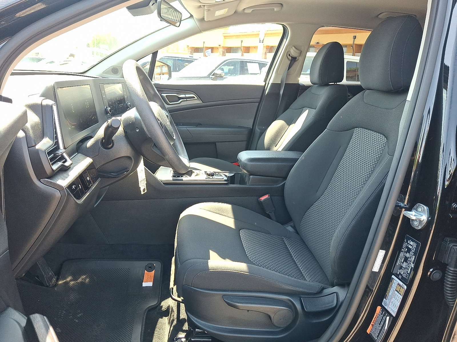 2023 Kia Sportage LX - Photo 14