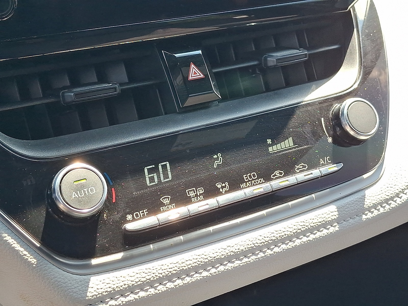 2023 Toyota Corolla SE - Photo 16