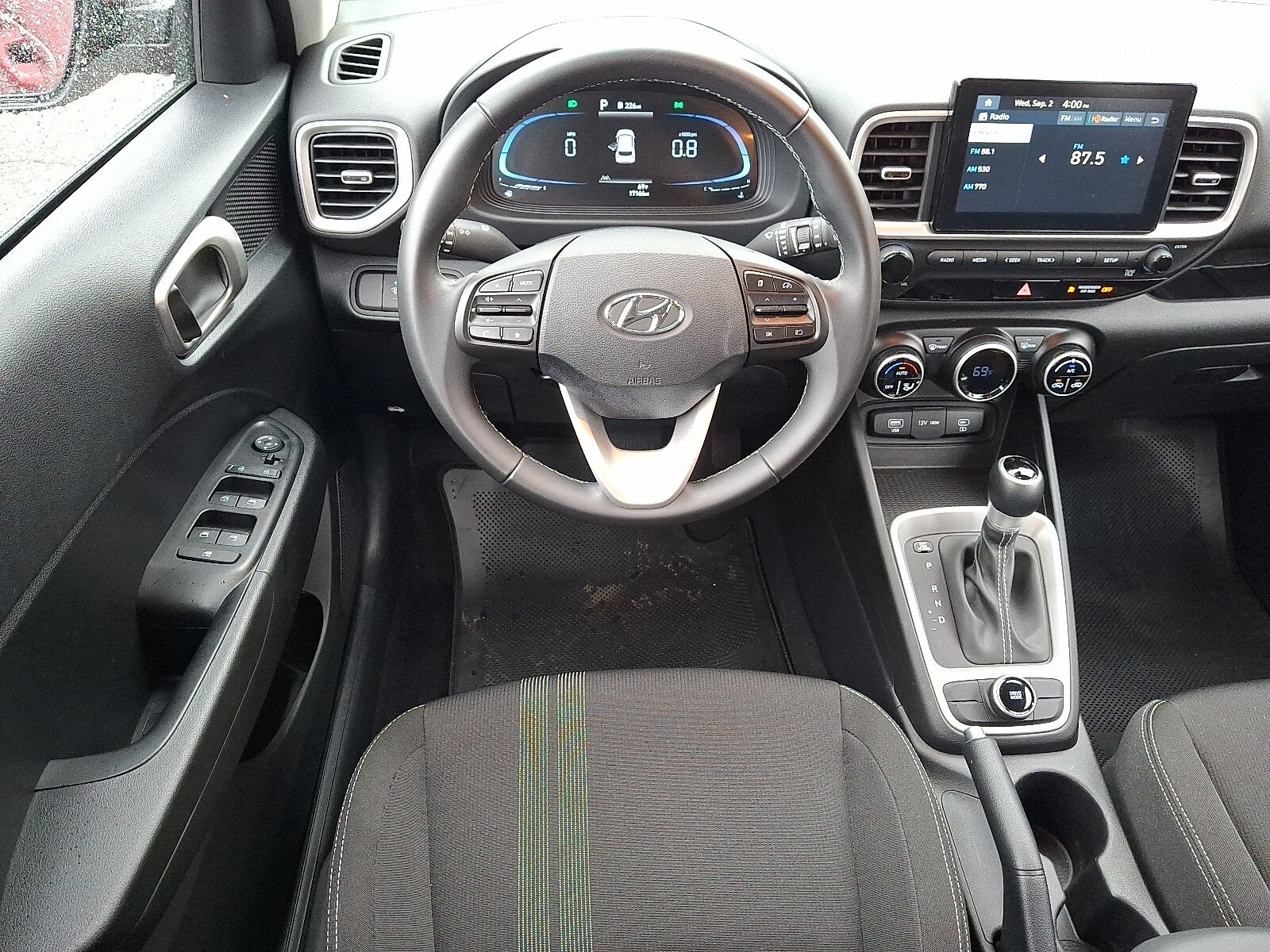 2024 Hyundai Venue SEL - Photo 12