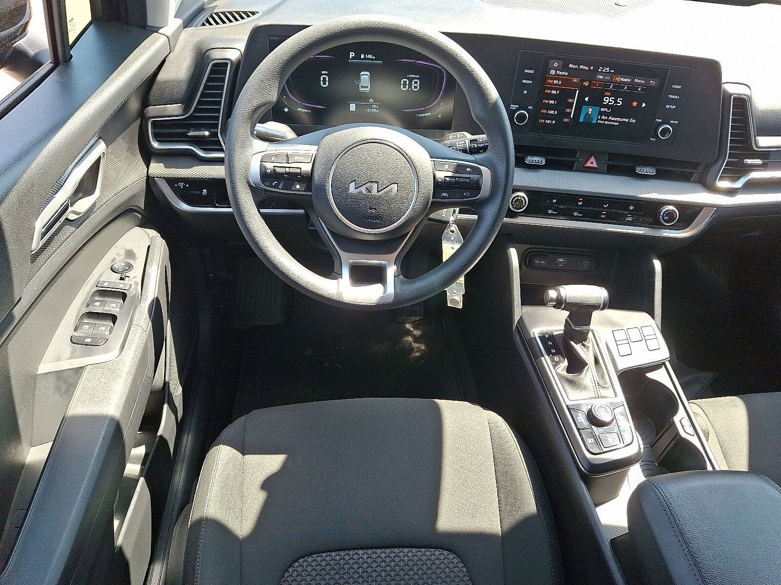 2023 Kia Sportage LX - Photo 12