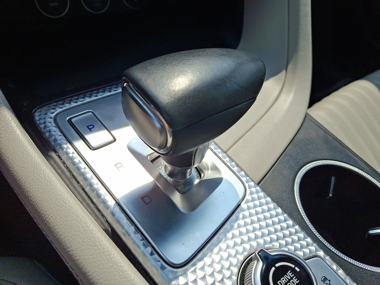 2023 GENESIS G70 Standard - Photo 15