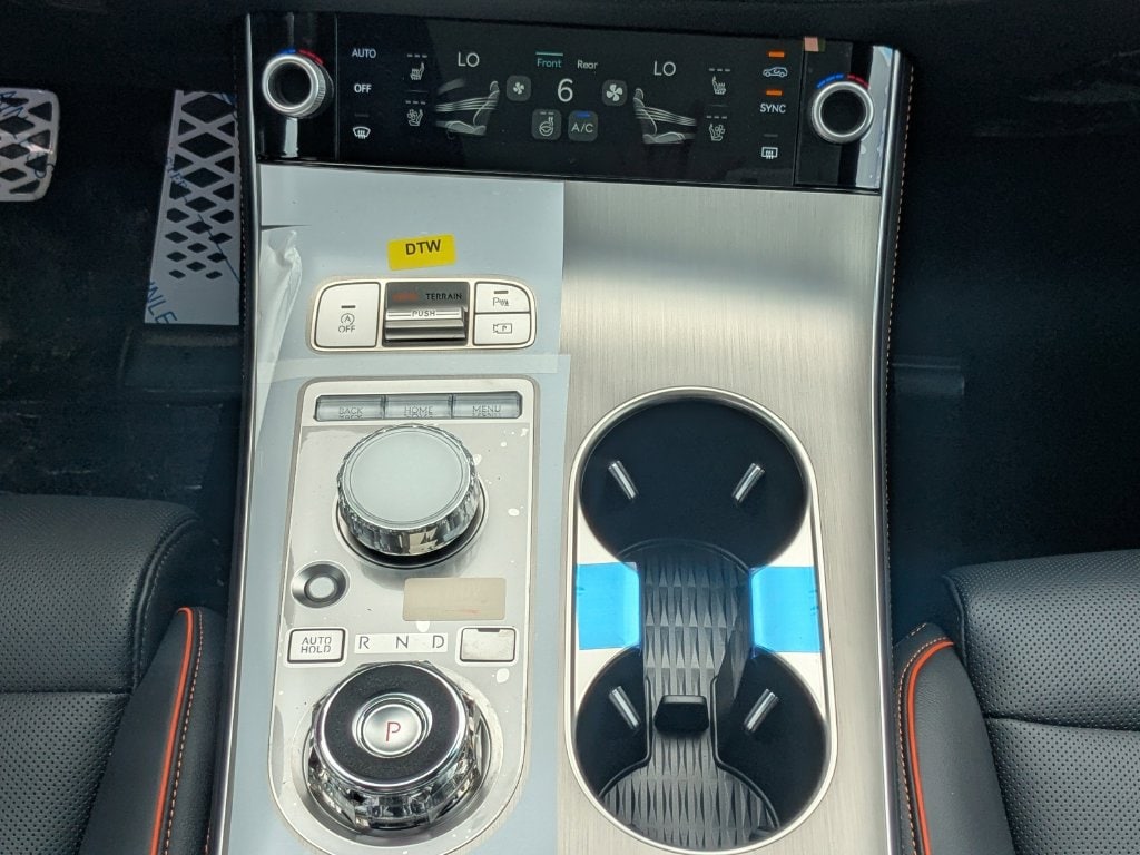 2026 GENESIS GV70 Sport Advanced - Photo 16
