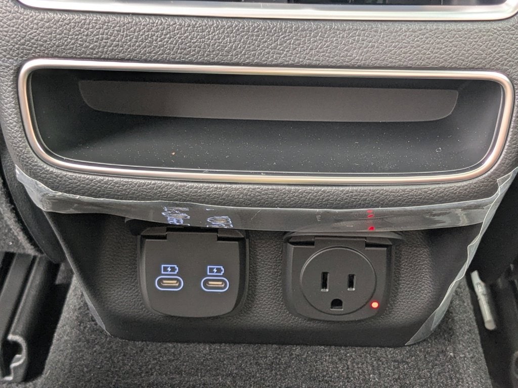 2026 GENESIS GV70 Sport Advanced - Photo 14