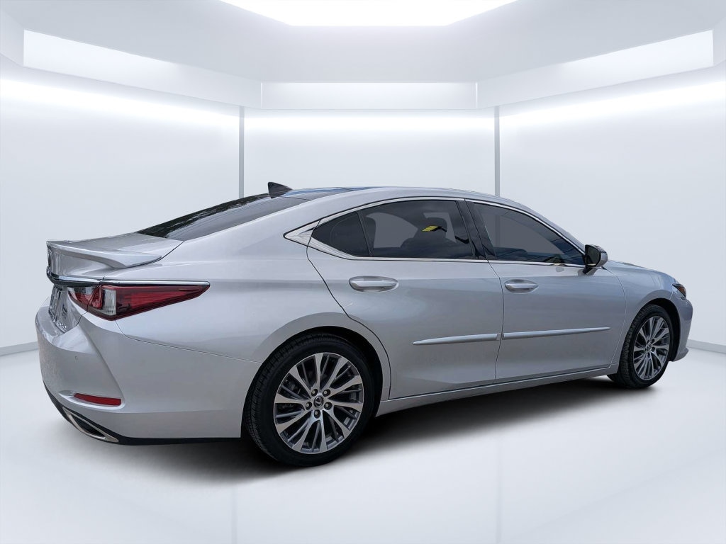 Used 2021 Lexus ES 350 Sedan