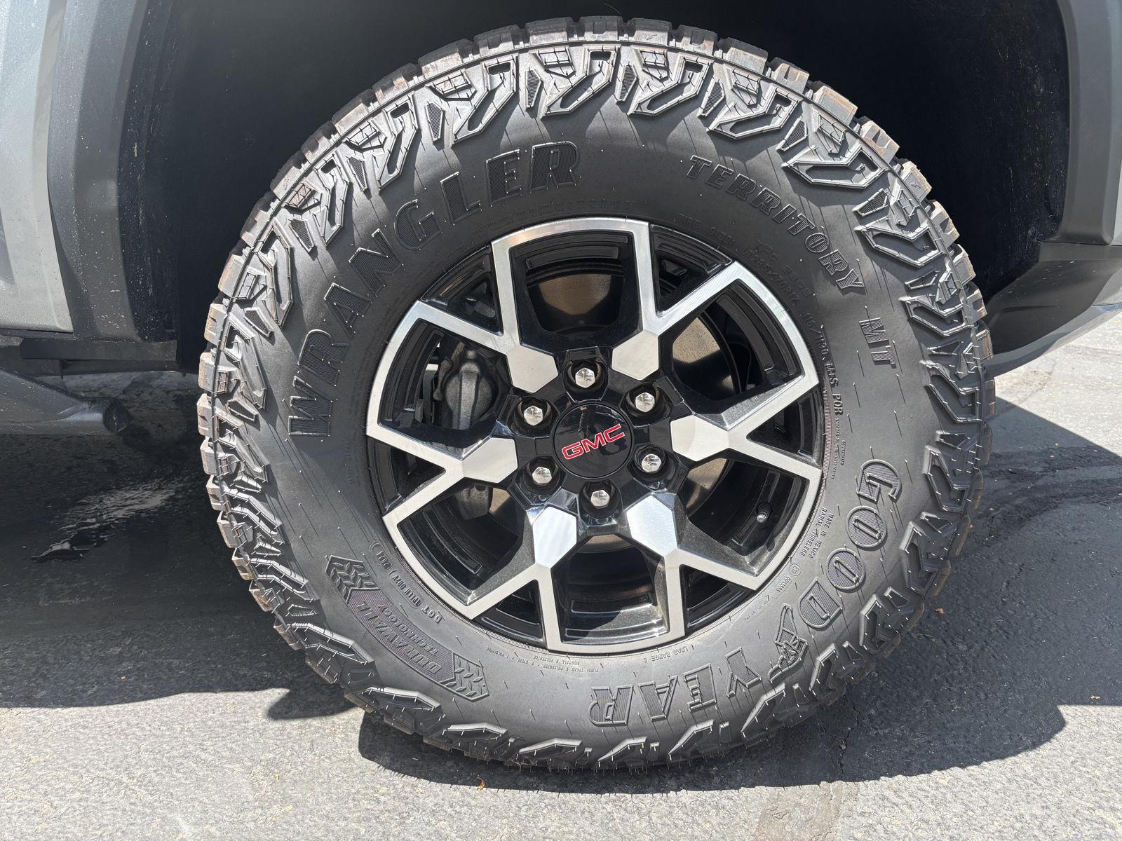 2024 GMC Canyon AT4X - Photo 7