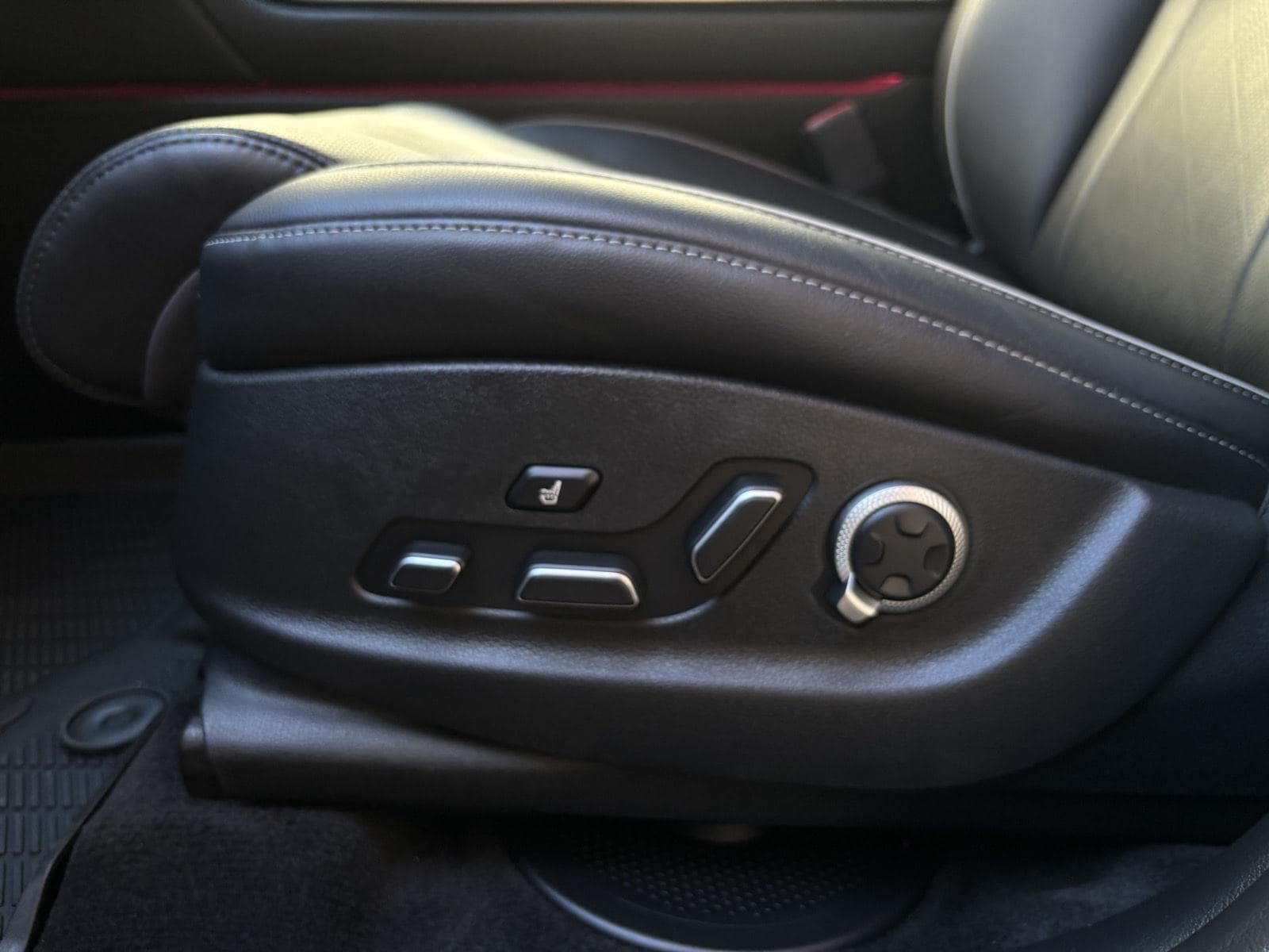 2026 GENESIS GV80 Advanced - Photo 14