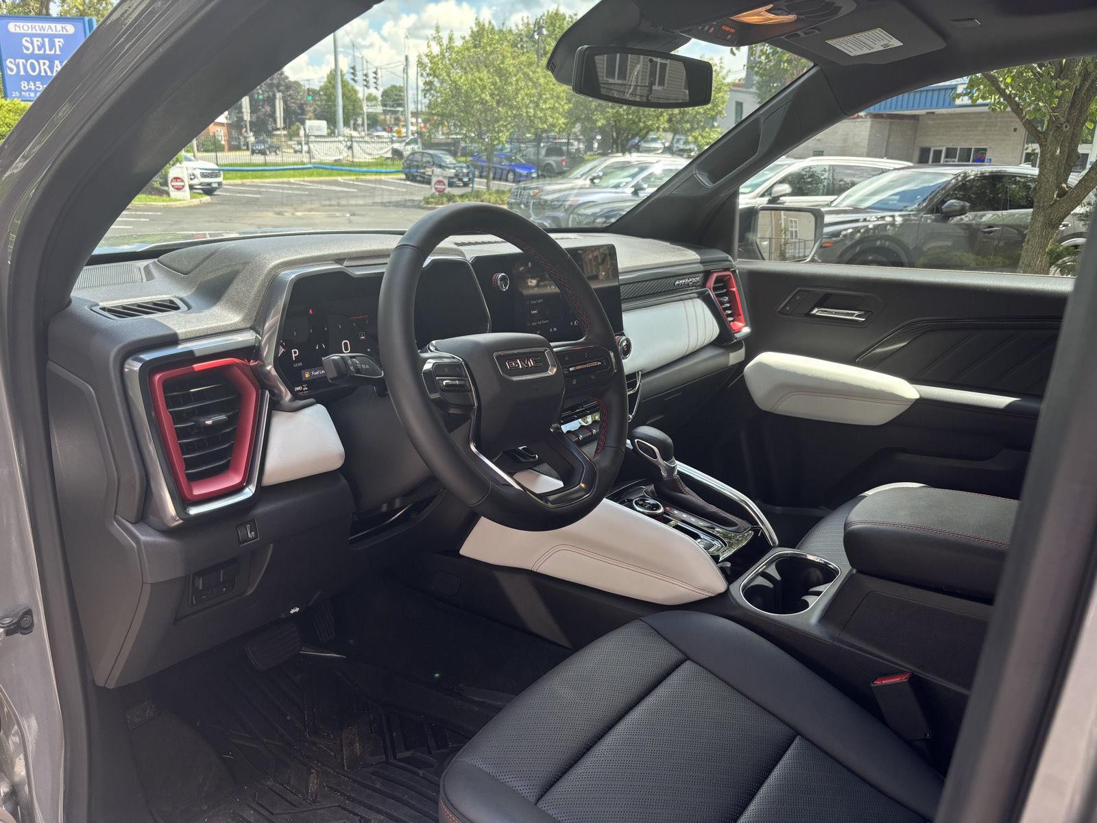 2024 GMC Canyon AT4X - Photo 9