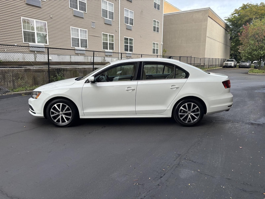 Used 2017 Volkswagen Jetta 1.4T SE Sedan