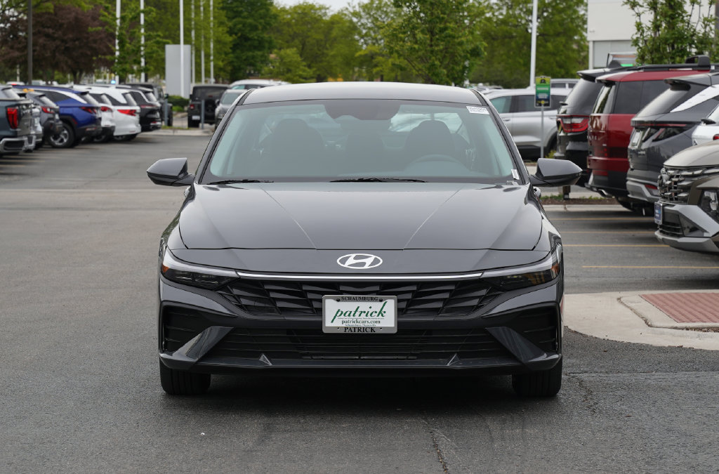 New 2026 Hyundai Elantra SE Sedan