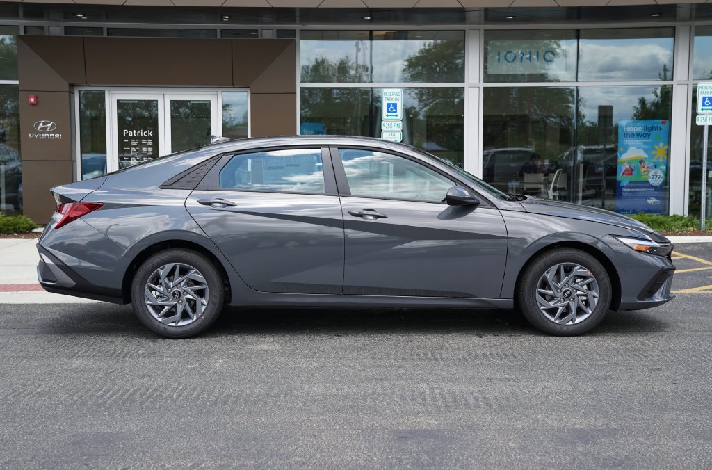 New 2026 Hyundai Elantra Hybrid Blue Sedan