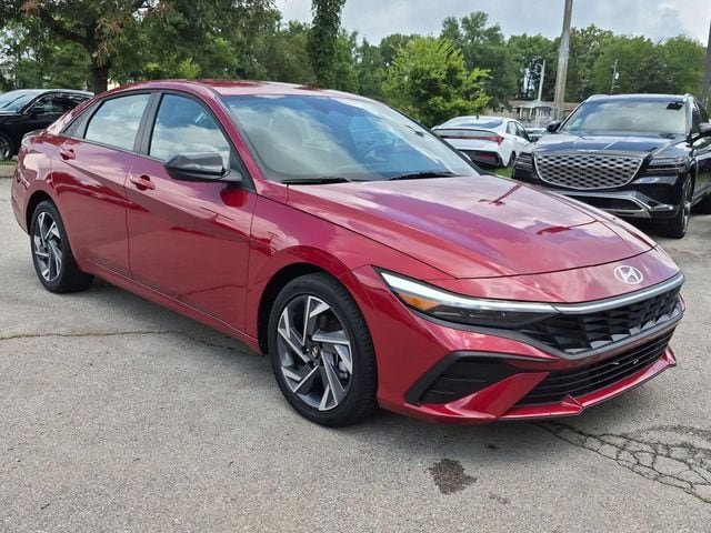 2025 Hyundai Elantra SEL - Photo 3