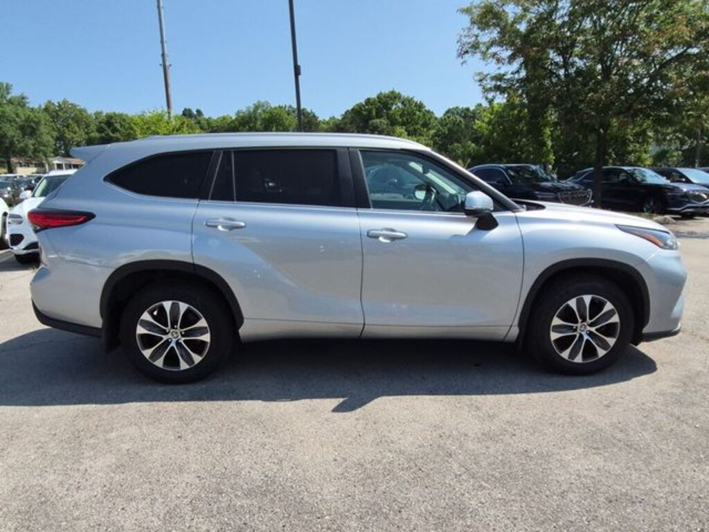 Used 2023 Toyota Highlander XLE SUV