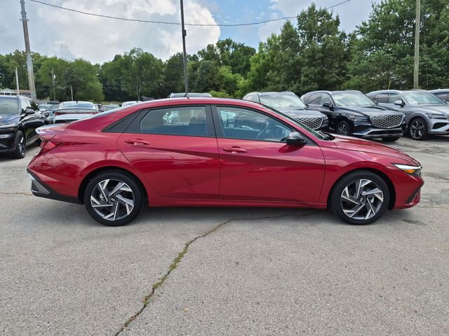 2025 Hyundai Elantra SEL - Photo 4