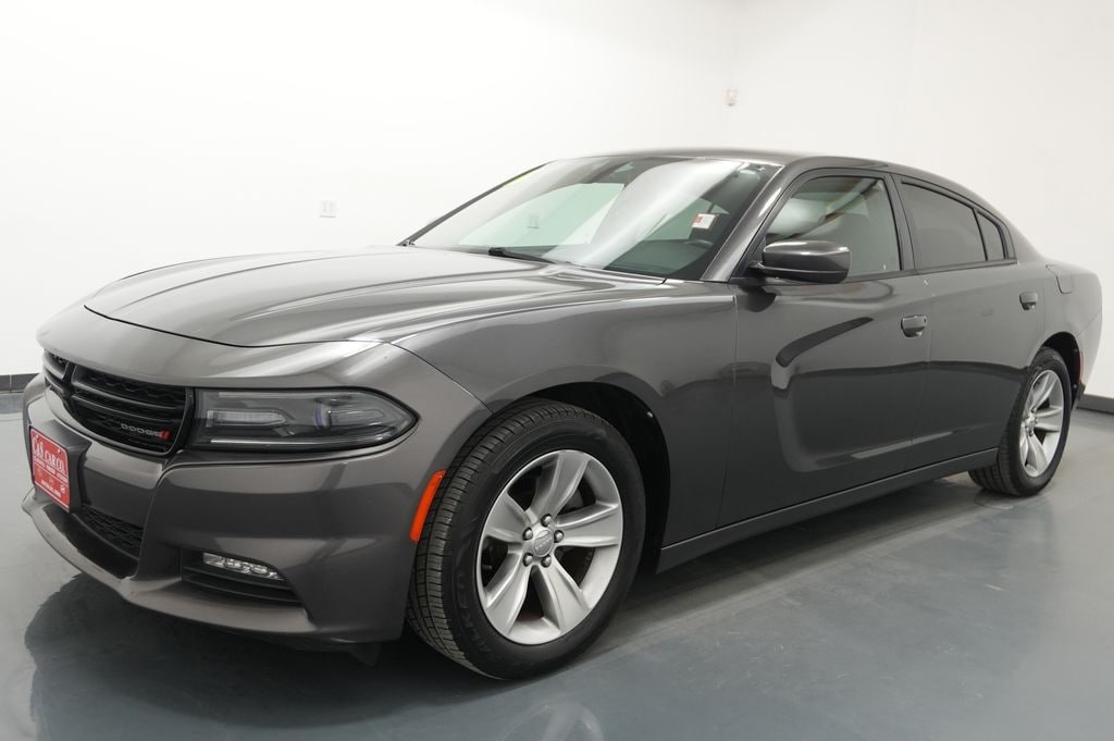 Used 2016 Dodge Charger SXT Sedan